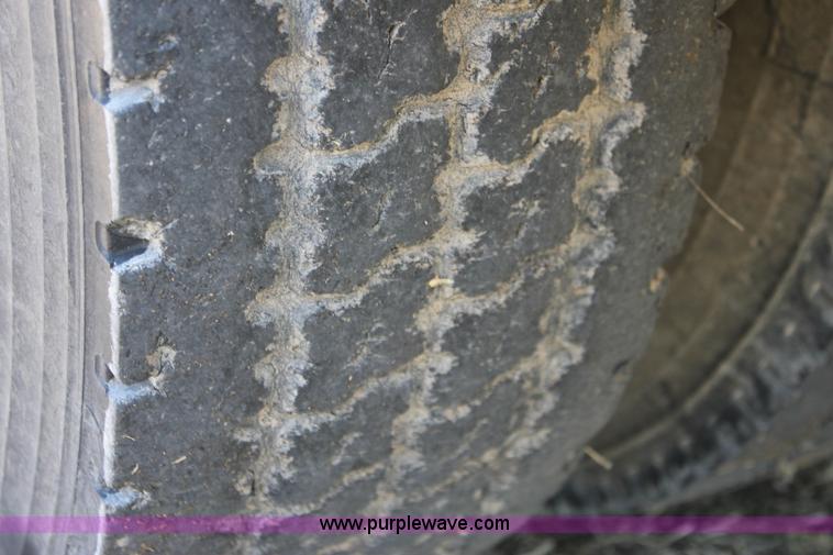 image for item E8415 1996 International 4700 Crew Cab service truck