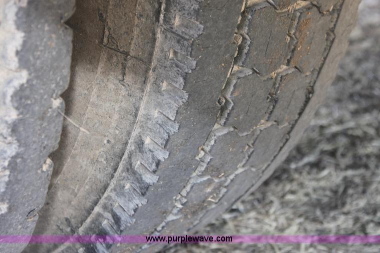 image for item E8415 1996 International 4700 Crew Cab service truck