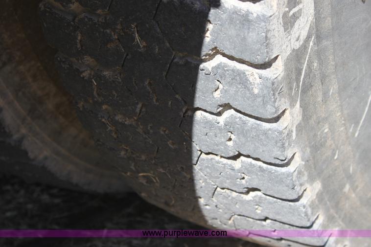 image for item E8415 1996 International 4700 Crew Cab service truck