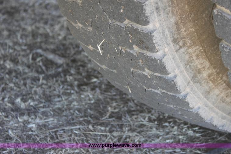 image for item E8415 1996 International 4700 Crew Cab service truck