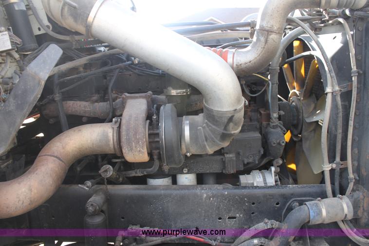 image for item E8416 1999 Freightliner FLD semi service truck