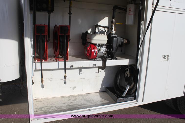 image for item E8416 1999 Freightliner FLD semi service truck