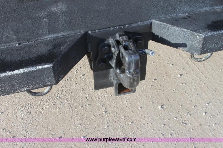 image for item E8416 1999 Freightliner FLD semi service truck