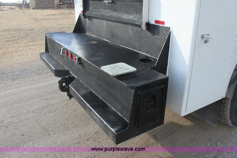 image for item E8416 1999 Freightliner FLD semi service truck