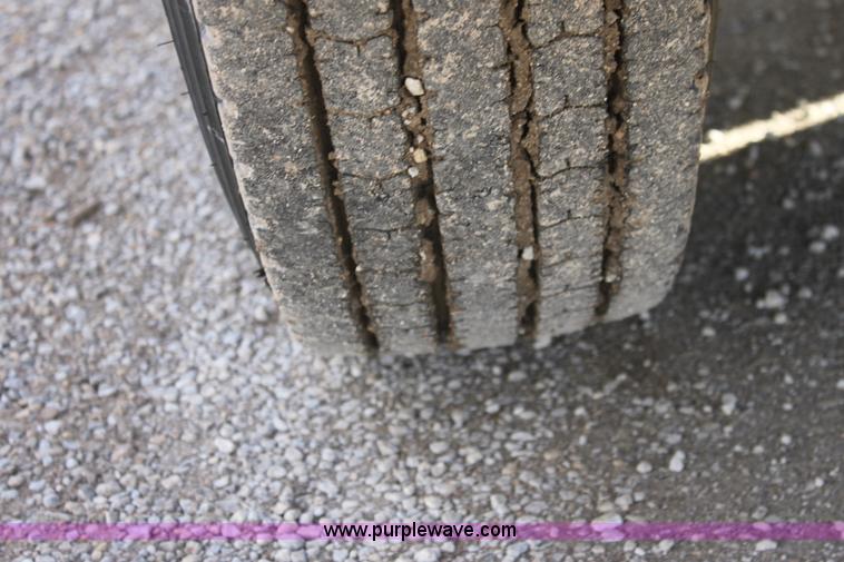 image for item E8416 1999 Freightliner FLD semi service truck