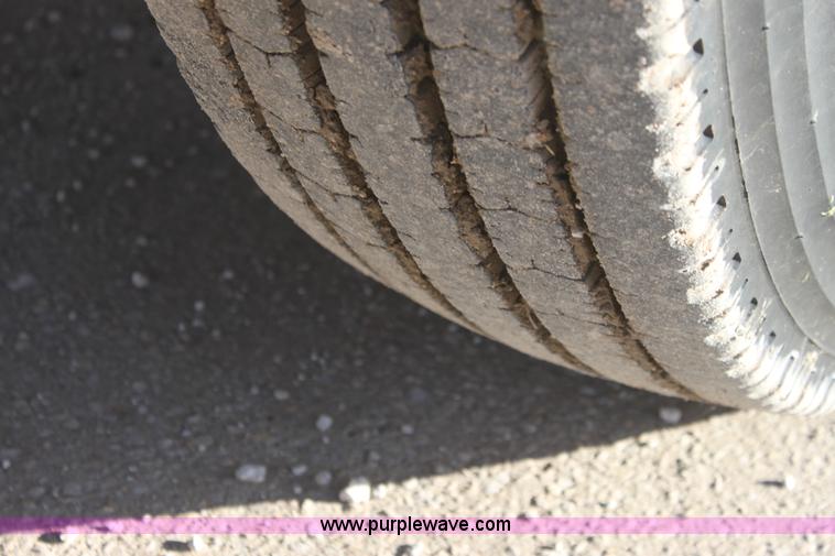 image for item E8416 1999 Freightliner FLD semi service truck