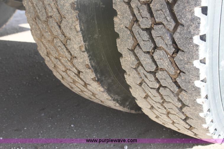 image for item E8416 1999 Freightliner FLD semi service truck