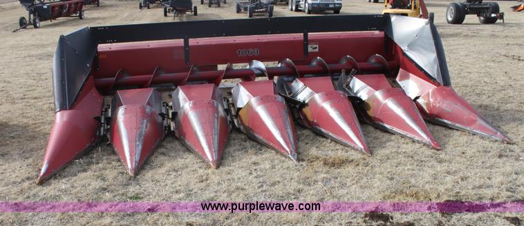 image for item E8418 Case 1063 corn head