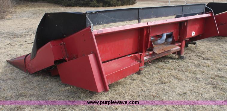 image for item E8418 Case 1063 corn head