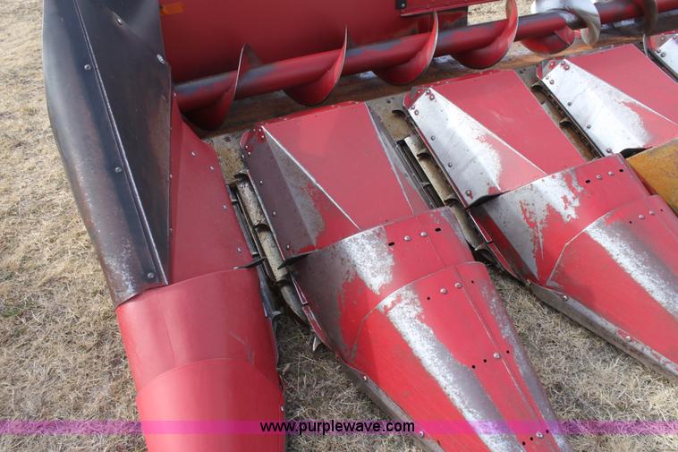 image for item E8418 Case 1063 corn head