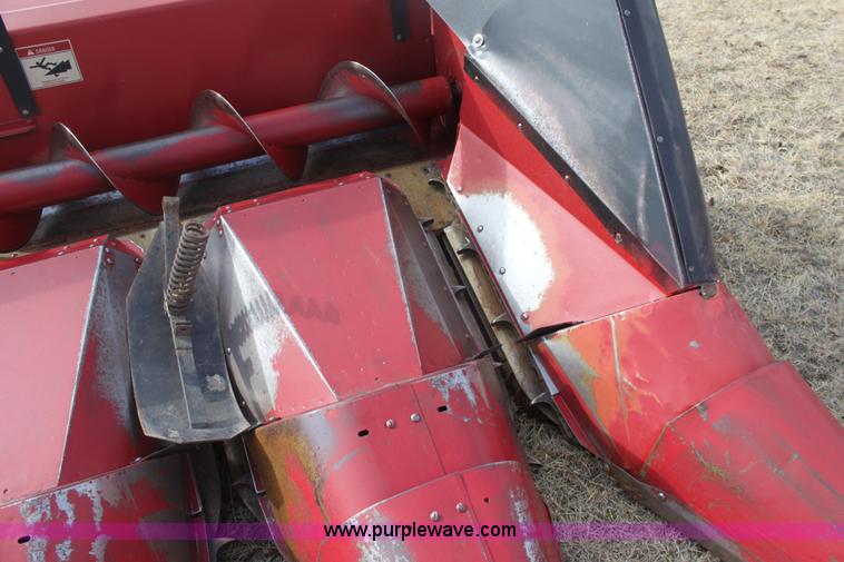 image for item E8418 Case 1063 corn head