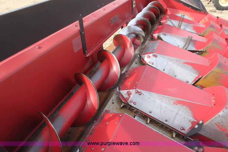 image for item E8418 Case 1063 corn head