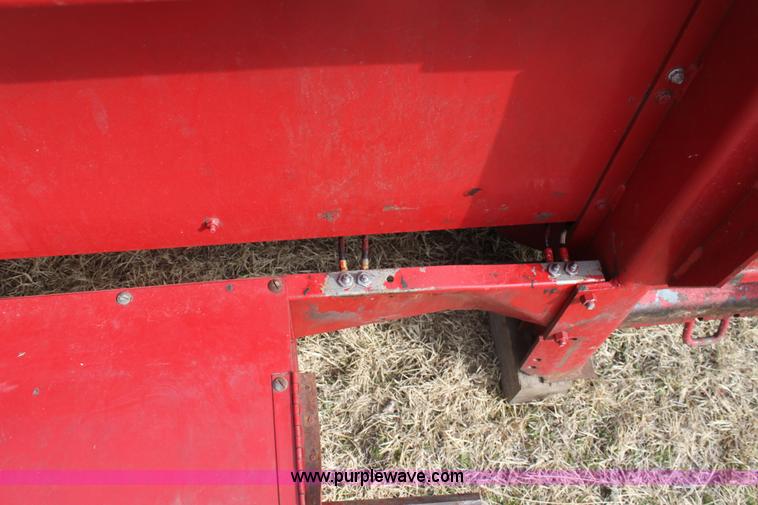 image for item E8418 Case 1063 corn head