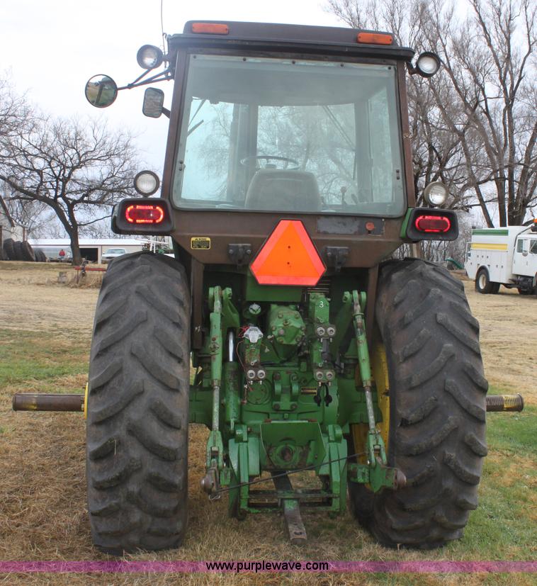 image for item E8419 1979 John Deere 4640 tractor