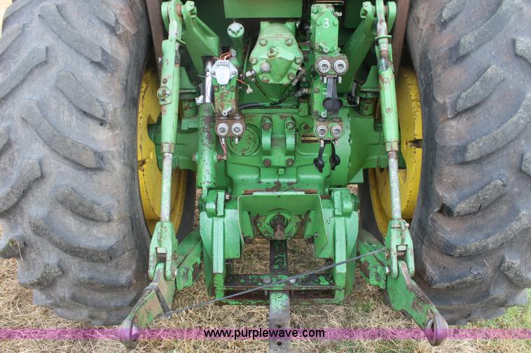image for item E8419 1979 John Deere 4640 tractor