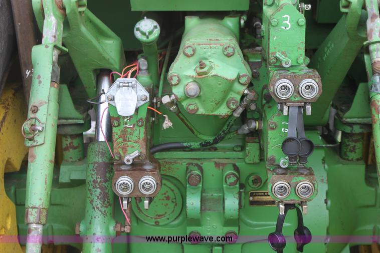 image for item E8419 1979 John Deere 4640 tractor