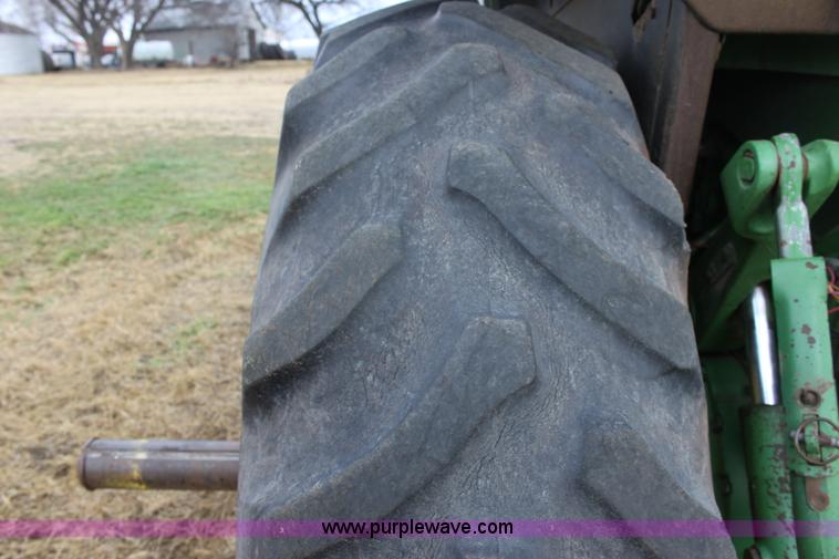 image for item E8419 1979 John Deere 4640 tractor