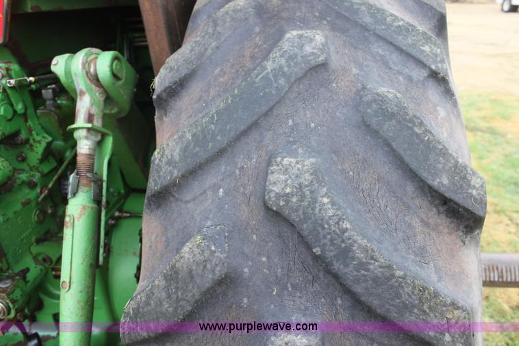 image for item E8419 1979 John Deere 4640 tractor
