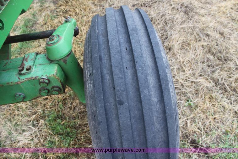 image for item E8419 1979 John Deere 4640 tractor