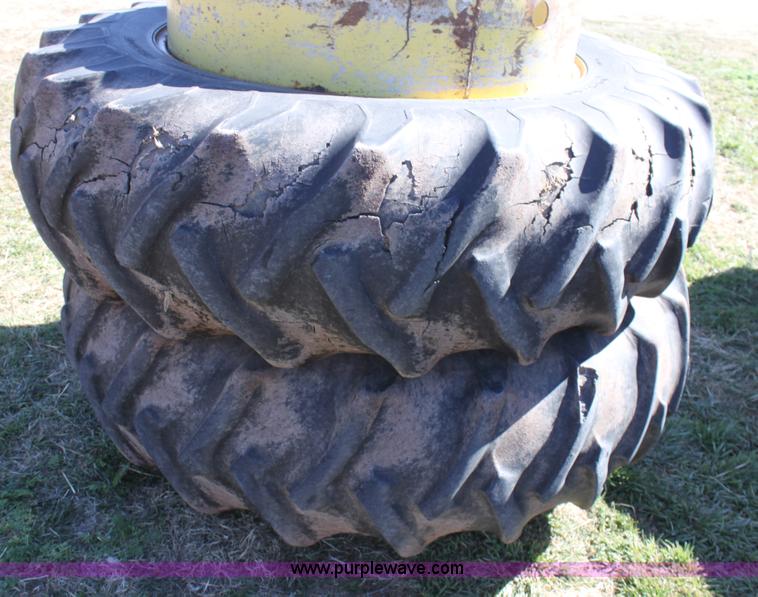 image for item E8419 1979 John Deere 4640 tractor