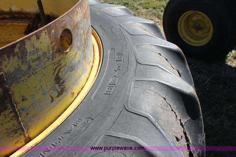 image for item E8419 1979 John Deere 4640 tractor