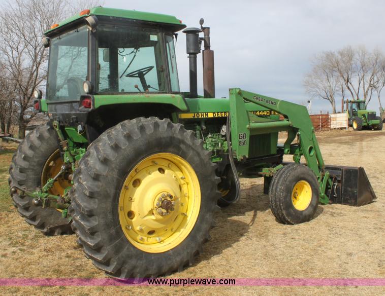 image for item E8421 1979 John Deere 4440 tractor