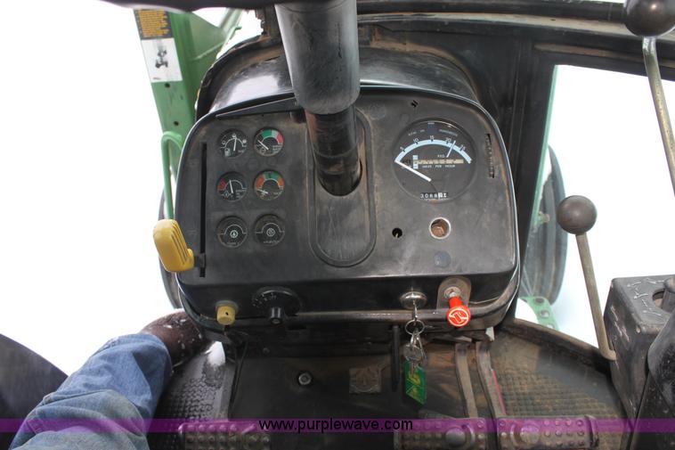 image for item E8421 1979 John Deere 4440 tractor