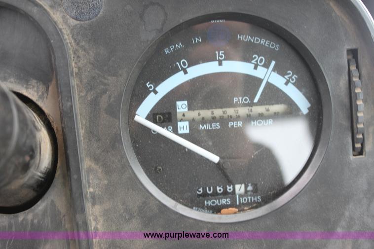 image for item E8421 1979 John Deere 4440 tractor