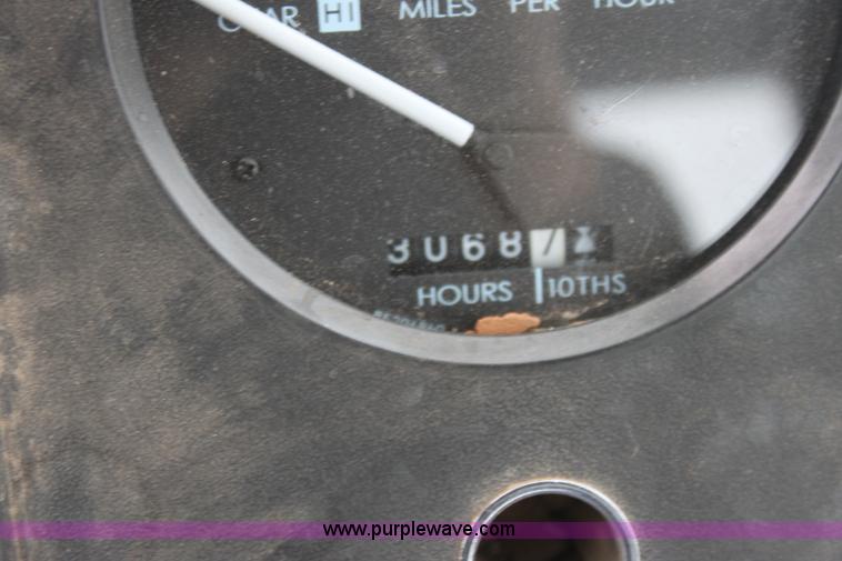 image for item E8421 1979 John Deere 4440 tractor