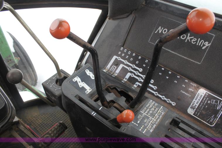 image for item E8421 1979 John Deere 4440 tractor