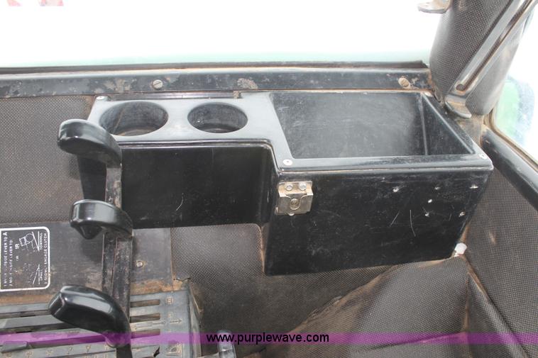 image for item E8421 1979 John Deere 4440 tractor