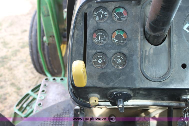 image for item E8421 1979 John Deere 4440 tractor