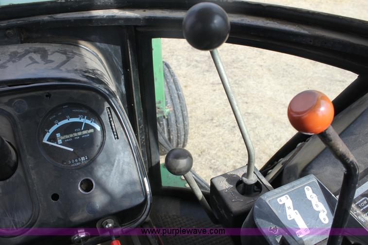 image for item E8421 1979 John Deere 4440 tractor