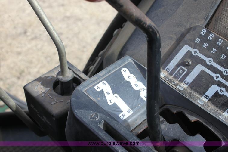 image for item E8421 1979 John Deere 4440 tractor