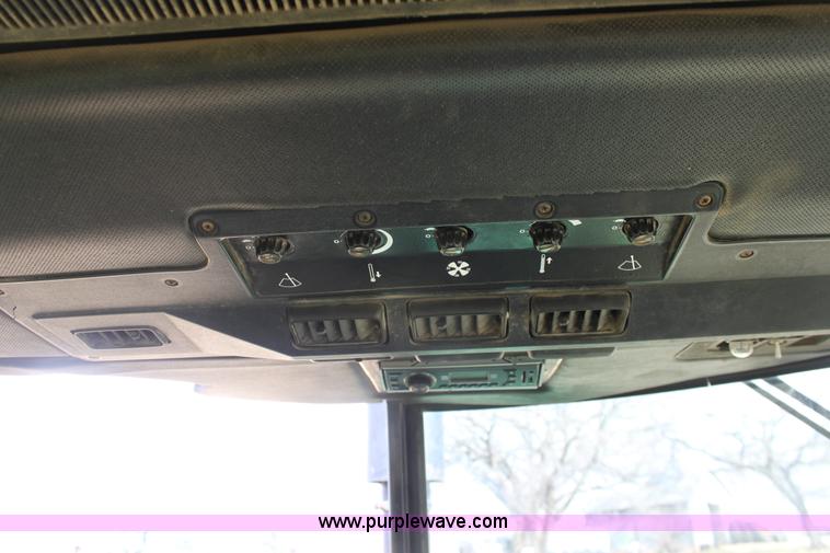 image for item E8421 1979 John Deere 4440 tractor