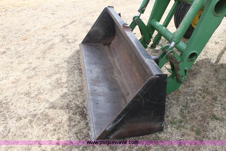 image for item E8421 1979 John Deere 4440 tractor