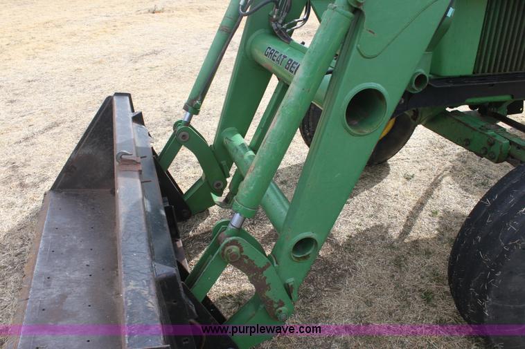 image for item E8421 1979 John Deere 4440 tractor