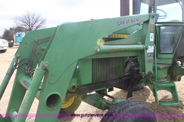 image for item E8421 1979 John Deere 4440 tractor