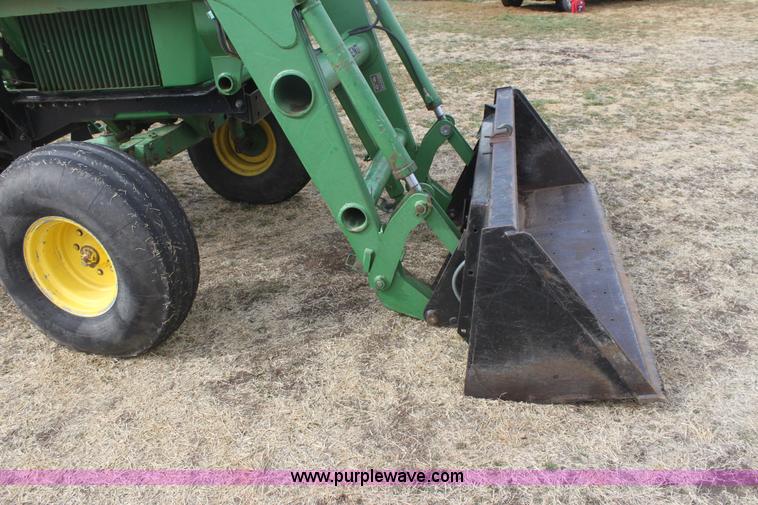 image for item E8421 1979 John Deere 4440 tractor