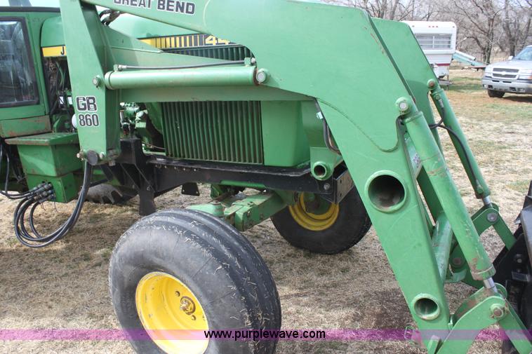 image for item E8421 1979 John Deere 4440 tractor
