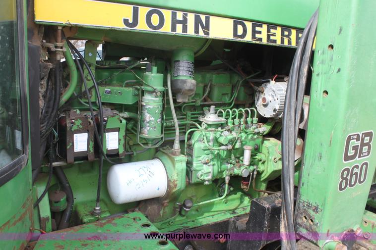 image for item E8421 1979 John Deere 4440 tractor
