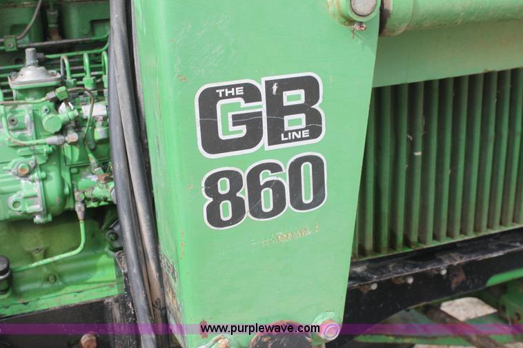 image for item E8421 1979 John Deere 4440 tractor