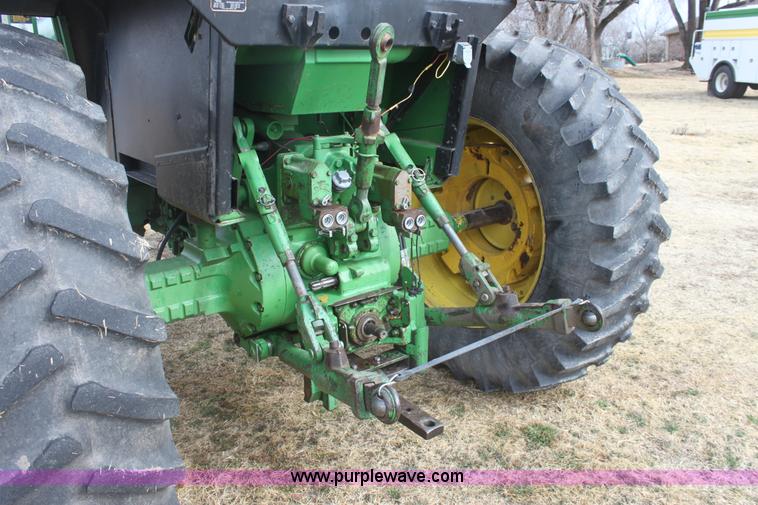 image for item E8421 1979 John Deere 4440 tractor