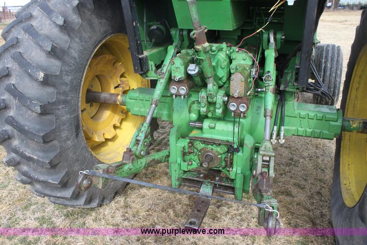 image for item E8421 1979 John Deere 4440 tractor