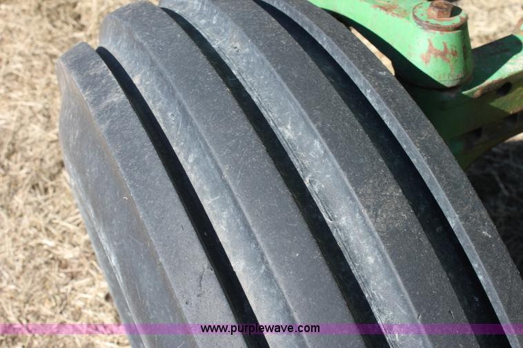 image for item E8421 1979 John Deere 4440 tractor