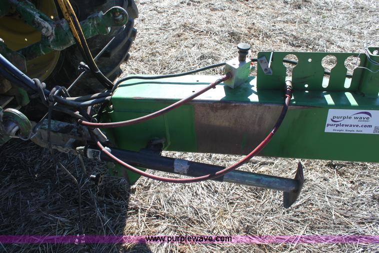 image for item E8423 1999 John Deere 1760 Conservation 12 row flex planter