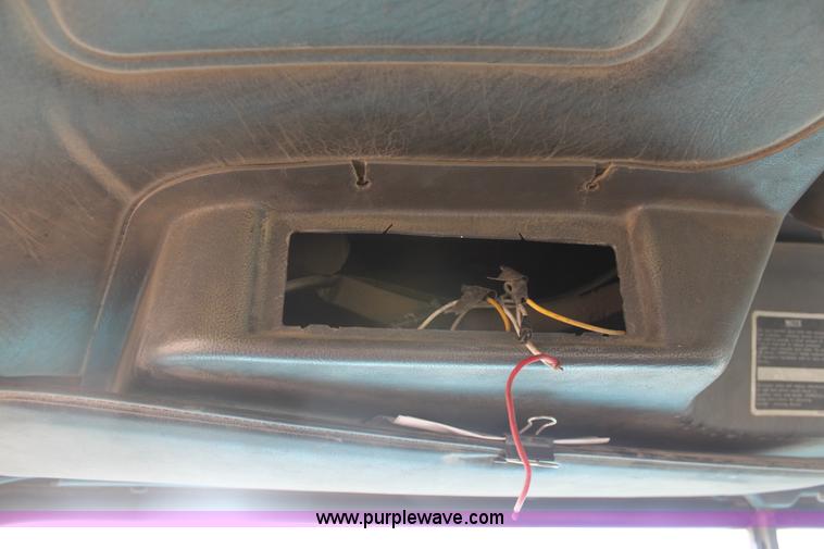 image for item E8425 1995 Mack RD688S semi truck