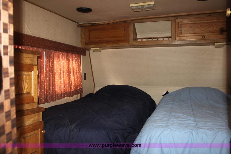 image for item E8429 1985 Prairie Schooner camper