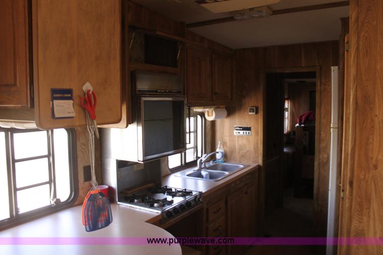 image for item E8429 1985 Prairie Schooner camper