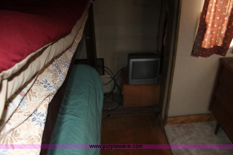 image for item E8429 1985 Prairie Schooner camper